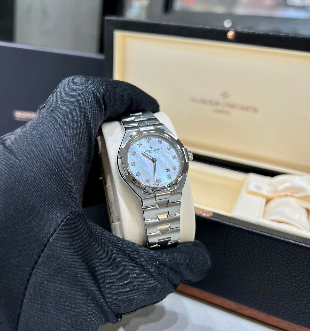 Vacheron Constantin Overseas Ladies 34mm with Mother of Pearl