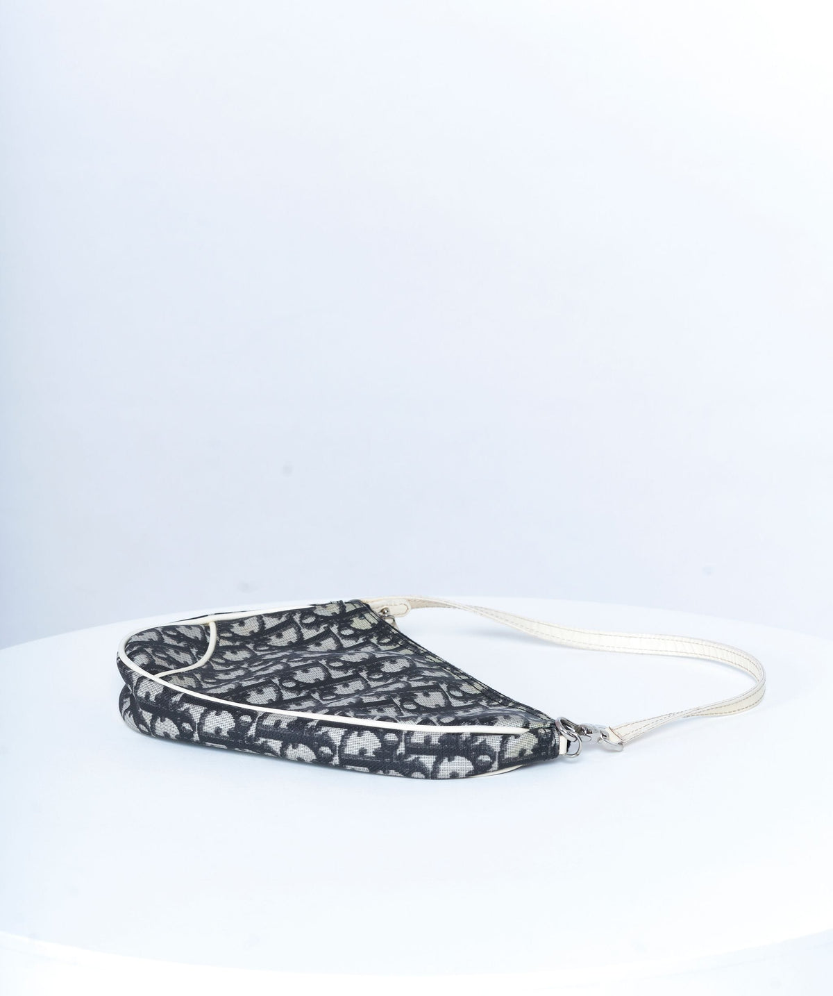 Chrisitian Dior saddle pochette MW1968