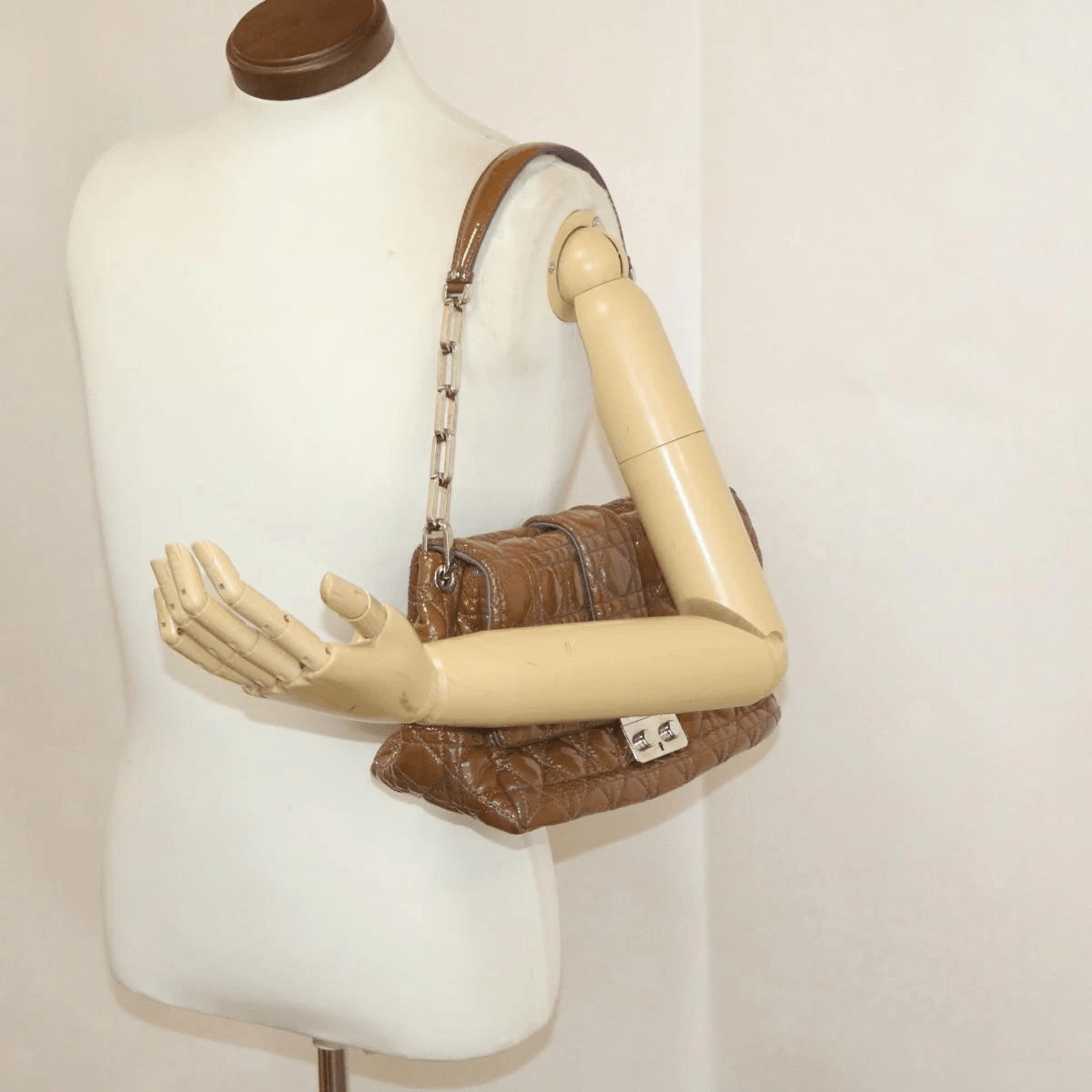 CHRISTIAN DIOR Canage Shoulder Bag Patent Leather Brown Auth rd1612