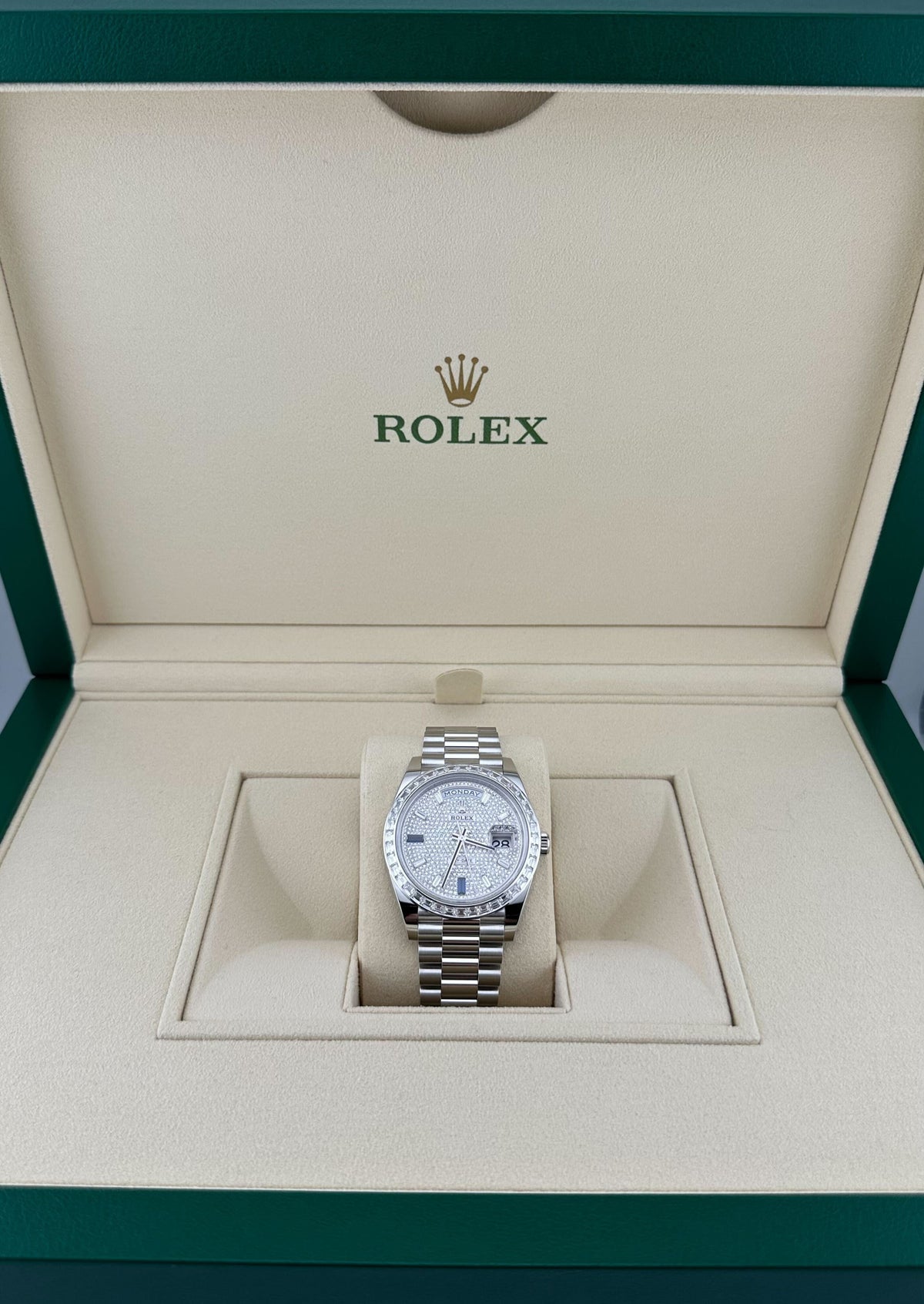 Rolex Day-Date 228396TBR Platinum Diamond Bezel Diamond-Paved Sapphire Dial (2024)